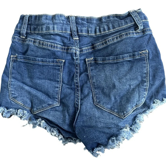 KanCan Distressed Raw Hem Short Shorts 5/26 - Picture 2 of 4